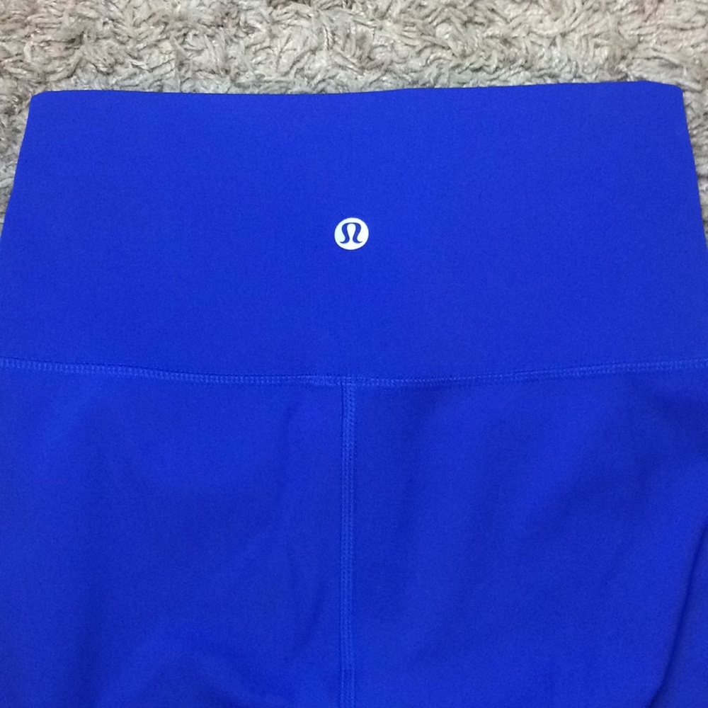 Royal Blue LULULEMON luxtreme crop